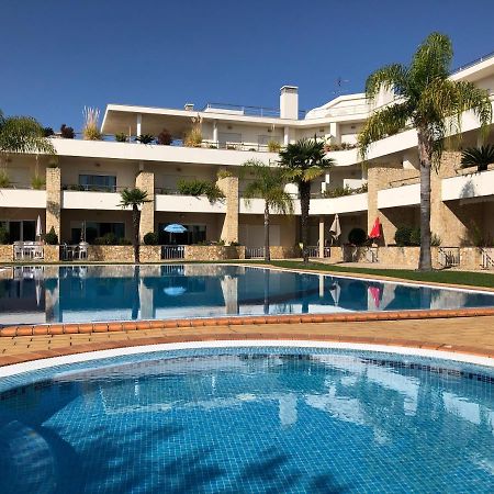 Apartamentos Pomba Branca 奥霍斯德古阿 外观 照片