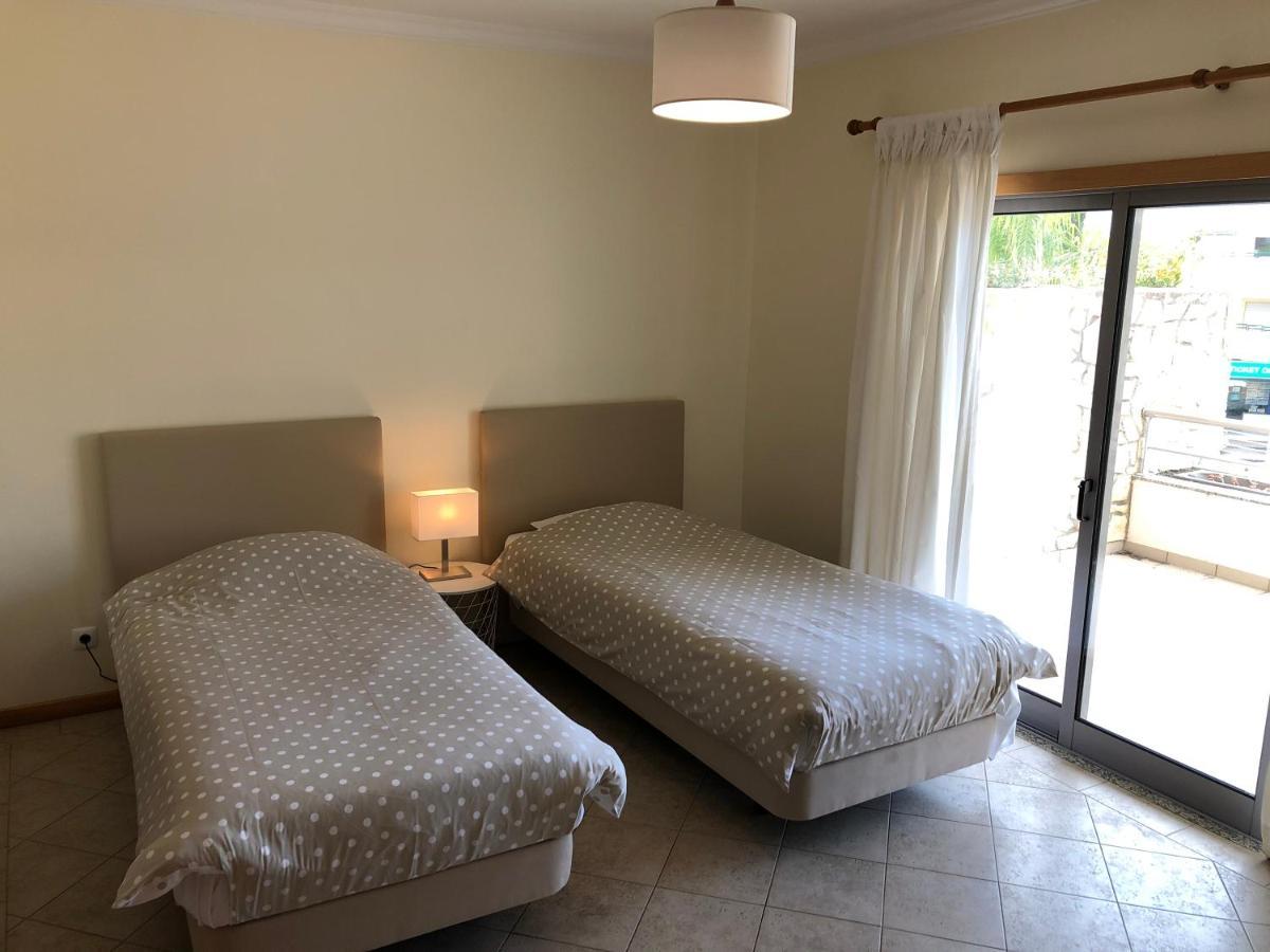 Apartamentos Pomba Branca 奥霍斯德古阿 外观 照片